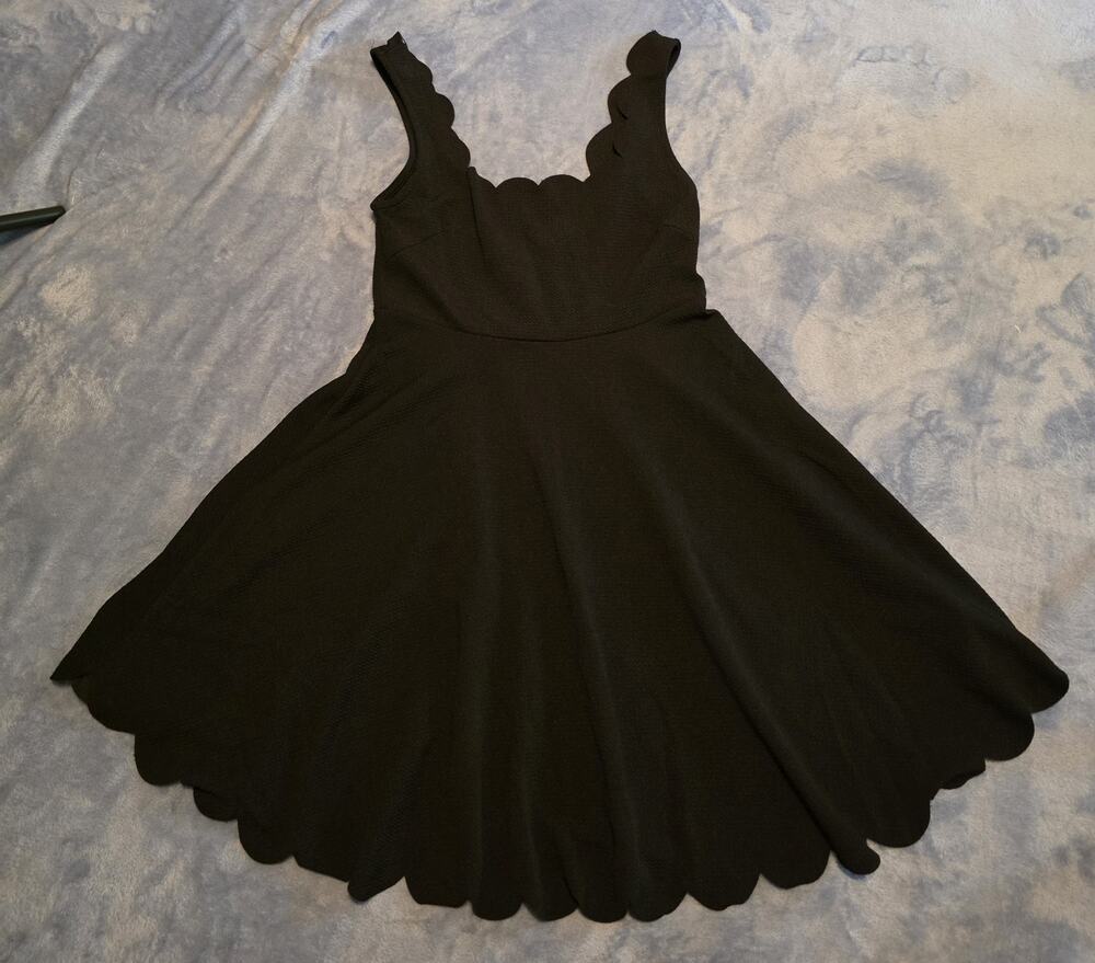 Ivory Women’s Small Black Scalloped Fit & Flare Skater Mini Dress Sleeveless